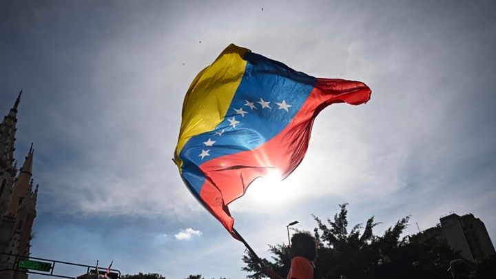 Emergencia Venezuela ! Ayuda para víctimas del terremoto campaign photo, 1 of 8