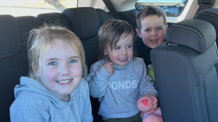 Help support Sam and her 3 young children. campaign photo, 1 of 5