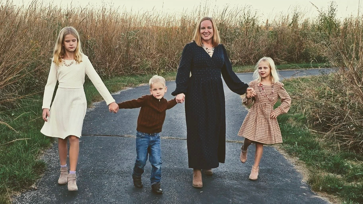 Donate to Ease Alicia's Cancer Journey campaign photo, 1 of 5
