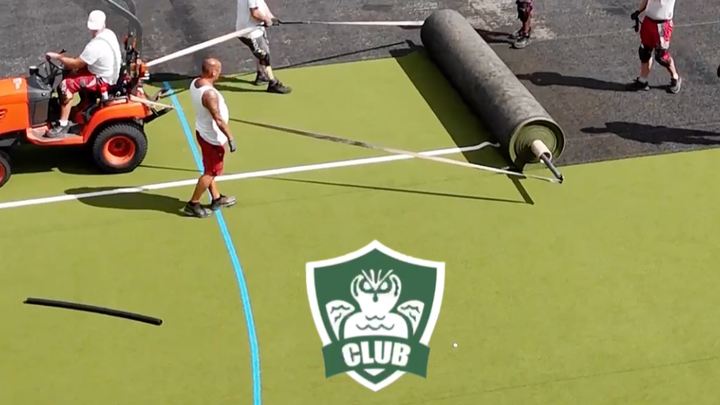 Erneuerung des Belags eines Hockeyplatzes campaign photo, 1 of 6