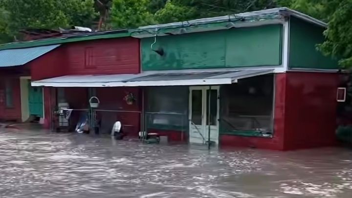 Supporting Laura Lee, After the Flood campaign photo, 1 of 8