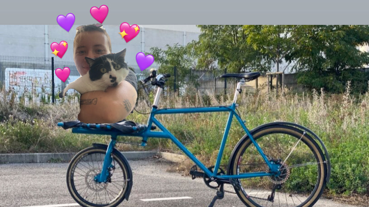 Un vélo cargo pour les 30 ans d’Izy campaign photo, 1 of 3