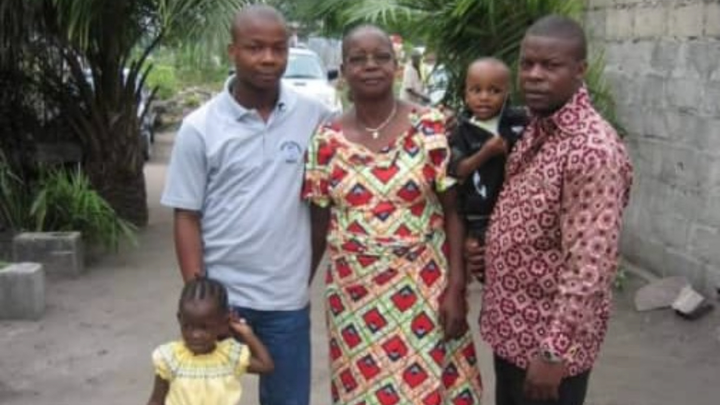 A last goodbye for Joséphine – Help her reunite with her campaign photo, 1 of 4