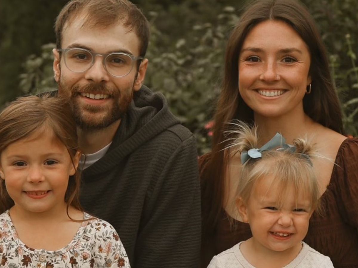 Spenser and his sweet three girls campaign photo, 1 of 3