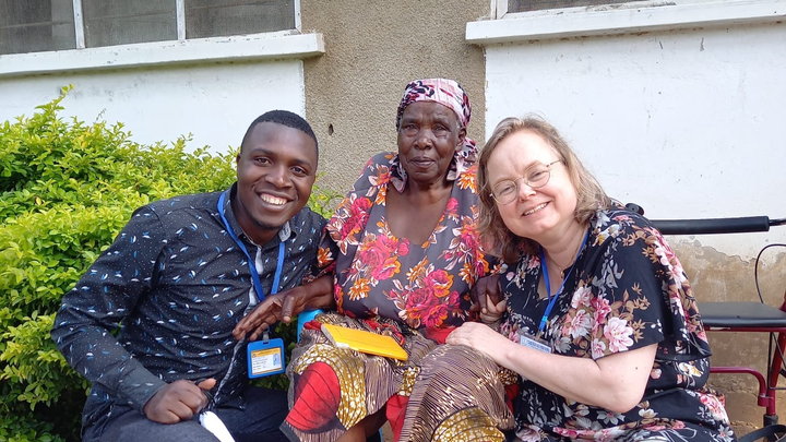 Foto van campagne In Tanzania ouder worden in goede gezondheid en geluk!, 1 van 8