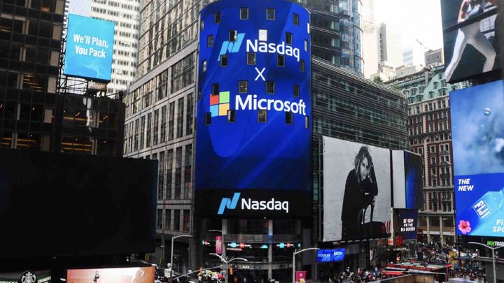 #RestoreTheSnyderVerse Times Square Billboard campaign photo, 1 of 2