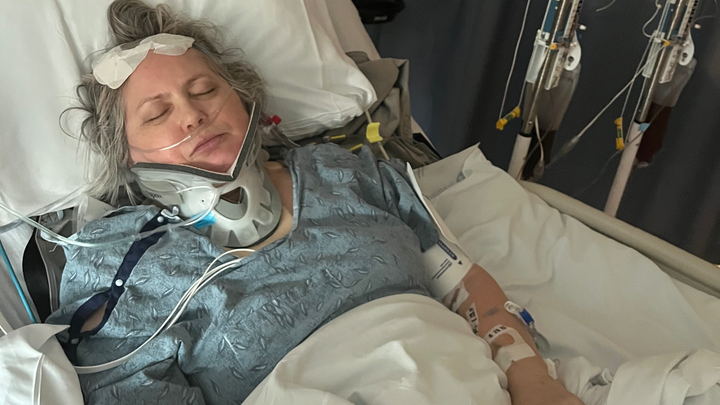 Donate to help my family with Medical needs for my mom campaign photo, 1 of 8