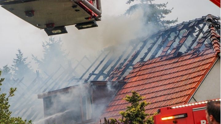 Opstart nieuw leven na alles verwoestende brand campaign photo, 1 of 5