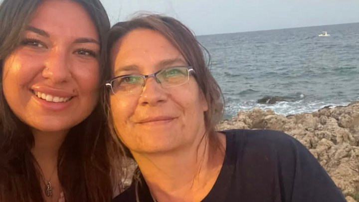 Hilfe für eine junge Frau nach plötzlichem Tod ihrer Mutter campaign photo, 1 of 3