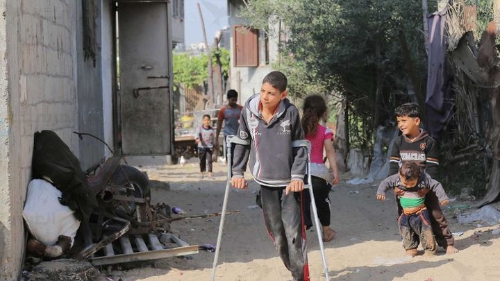 l am siham from Gaza and i need your help for me campaign photo, 1 of 3