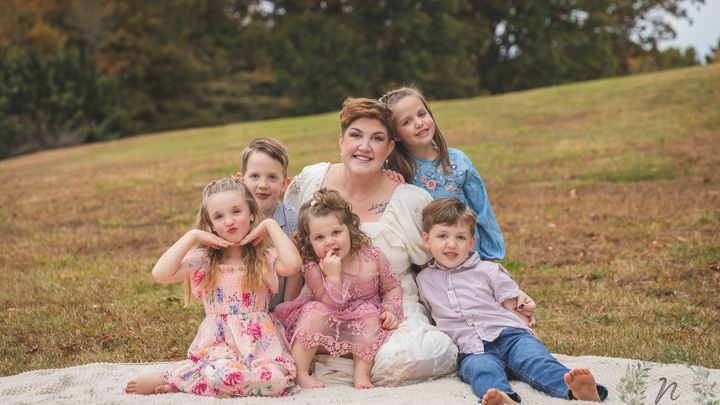 Urgent Help for a Mom and Her Kids campaign photo, 1 of 5
