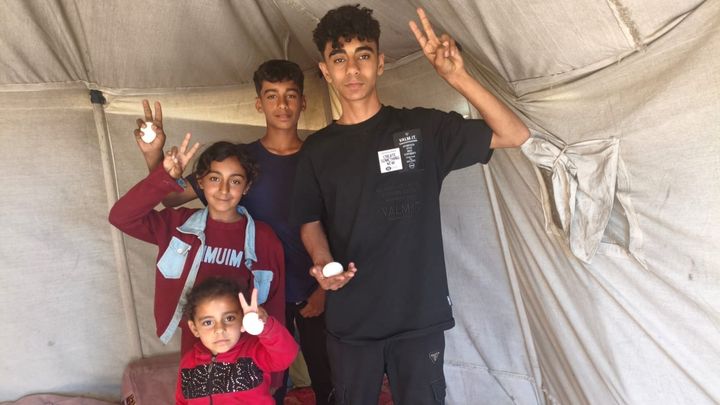 Foto van campagne Help a family of 8 persons survive, 1 van 5