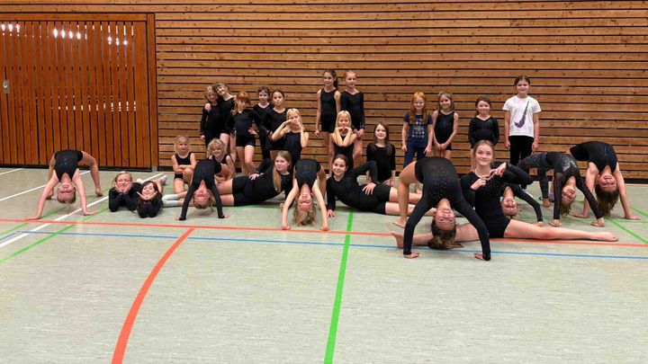 Helft uns, große Sprünge zu machen! campaign photo, 1 of 3