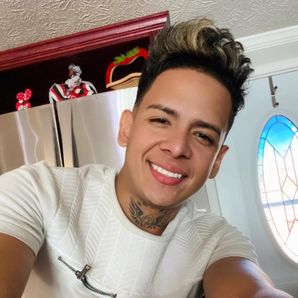Carlos  Rivera 