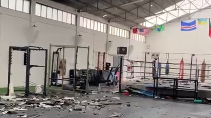 Foto da arrecadação Reconstrução do telhado da Arena DWF, 1 de 5