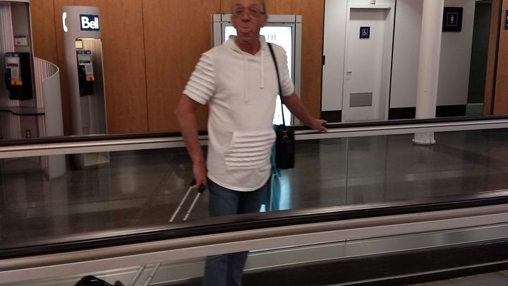 Mon père pris dans le sud ses faite toute vole campaign photo, 1 of 4