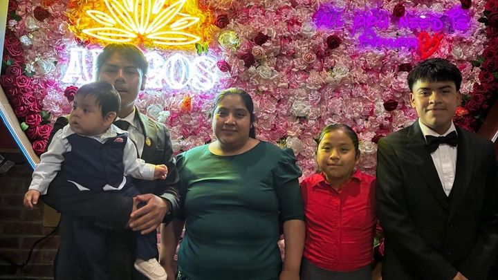 Help Adelaida and her 4 kids as they face dad's detainment campaign photo, 1 of 3