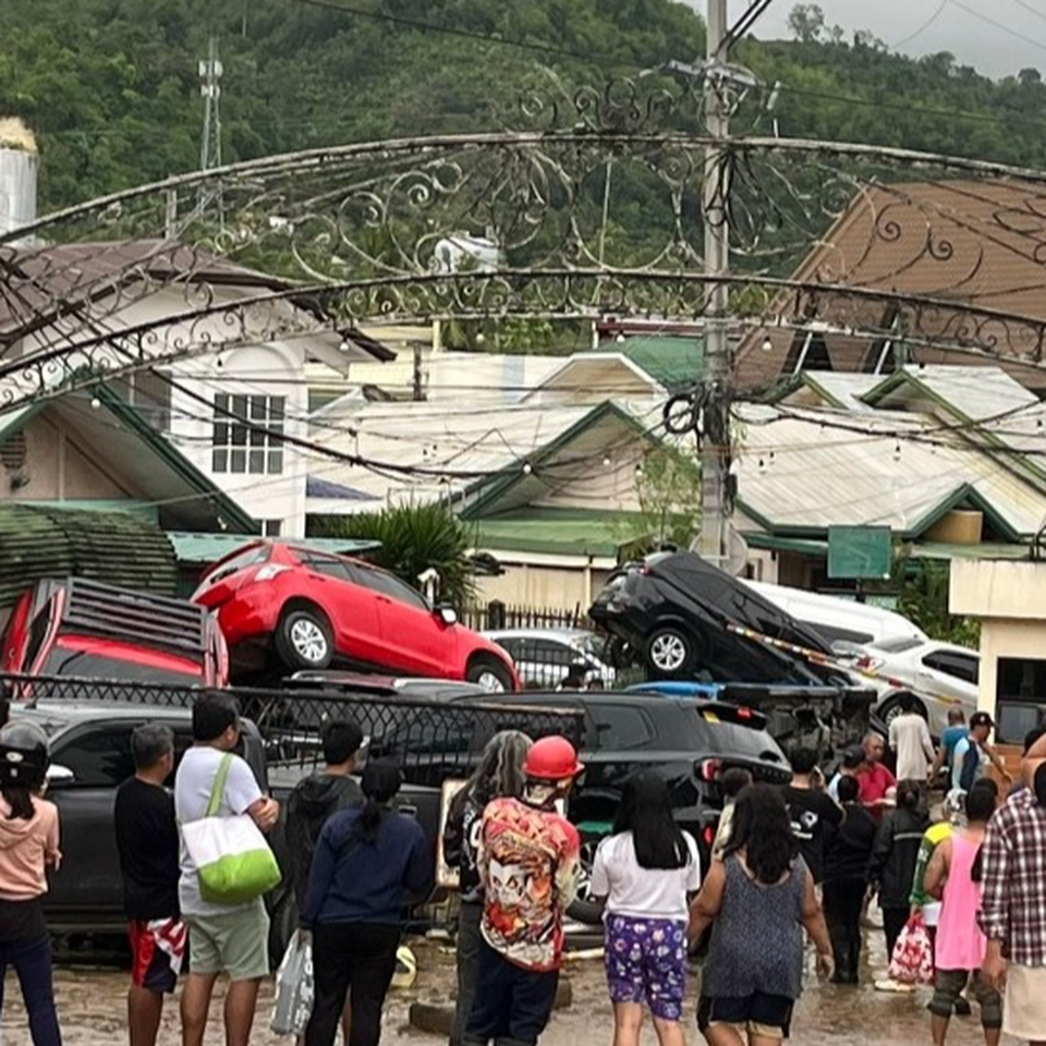 Foods for Victims of Typhoons in Cebu