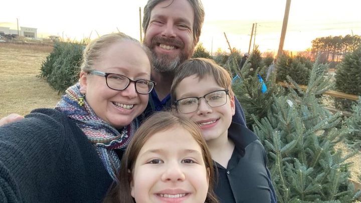 Heather Scott and Family campaign photo, 1 of 2