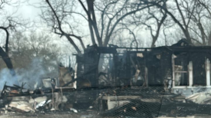 Fundraiser by Mindee Bowen : Help a Single Mom Rebuild After House Fire