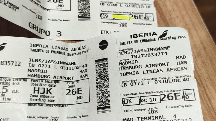 Flugticket zurück Nachhause - Deutschland campaign photo, 1 of 3