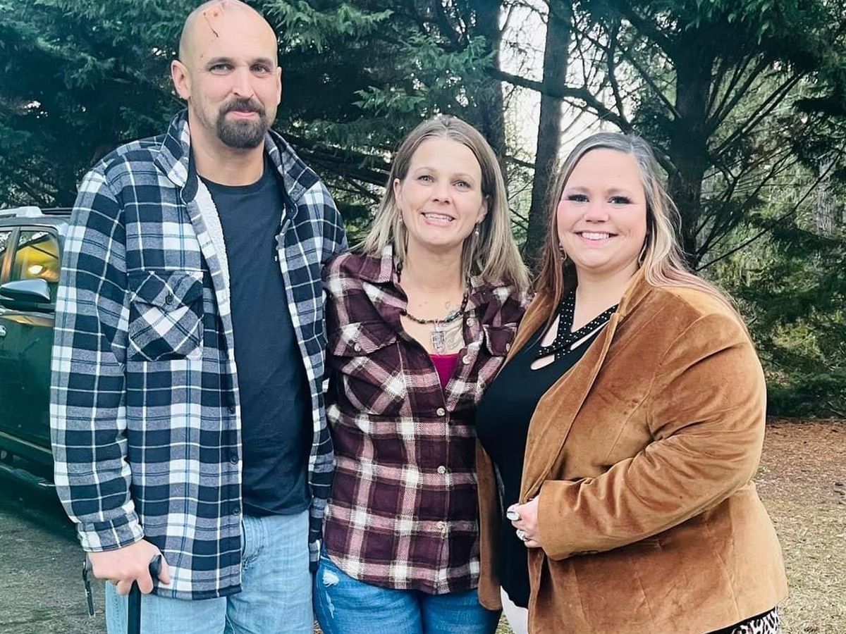 Fundraiser for John Mathis by Nichole Gauthier : John and his family