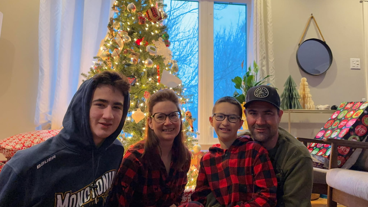 Aider Patrick et sa famille dans son combat contre le cancer campaign photo, 1 of 3