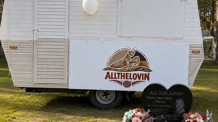All the lovin campaign photo, 1 of 5