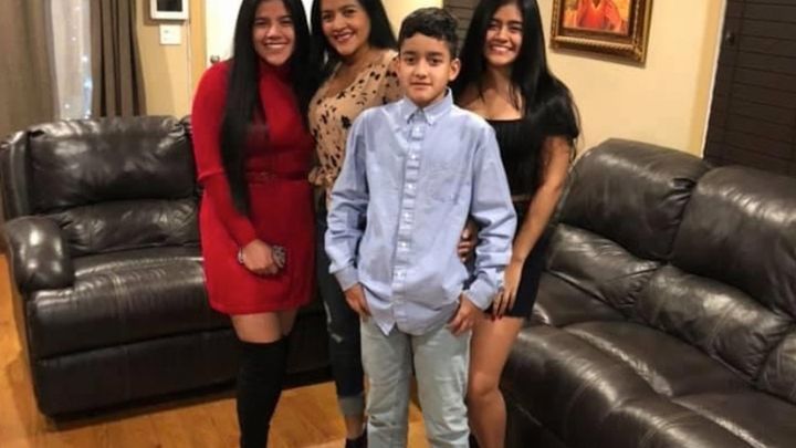 Mother of Three Fighting for her Life campaign photo, 1 of 2