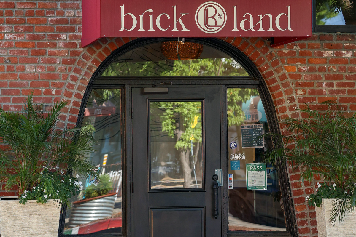 Brickland | Restaurant & Bar