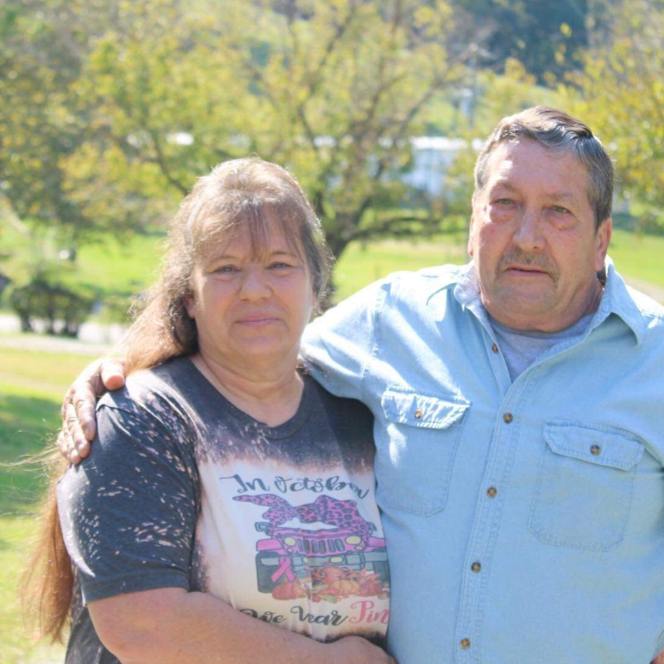 Donate to Vickie Thaxtons cancer treatment funds