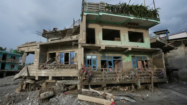Help Families Affected by the Crisis in Nepal campaign photo, 1 of 4