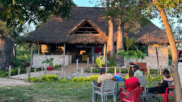 Grüne Oase in Kenia: Solar Strom & Flaschengaestehaeuser campaign photo, 1 of 8