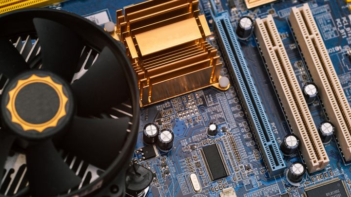 Un nuovo computer per creare, studiare e crescere campaign photo, 1 of 5