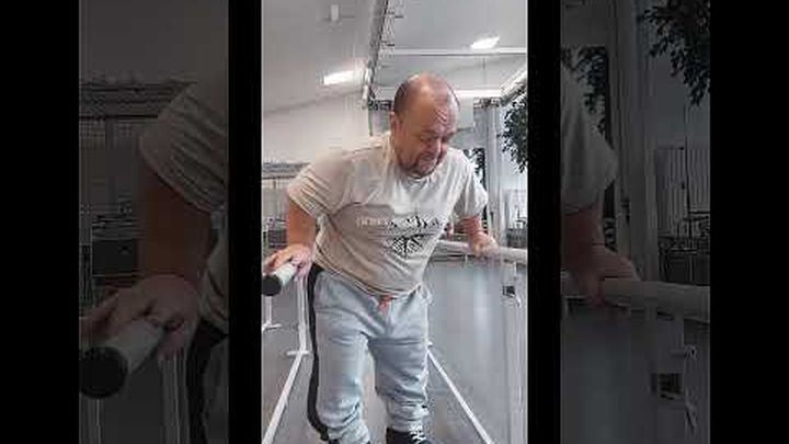 HELP ONS BIJNTJE TERUG RECHT TE TREKKEN video thumbnail, 1 of 3