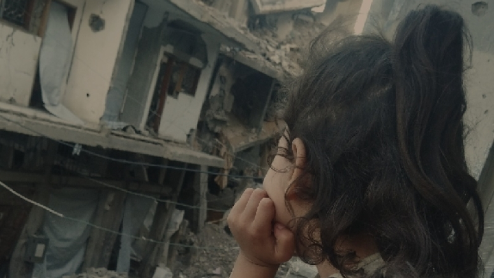 Help Esraa's family survive before it's too late campaign photo, 1 of 3