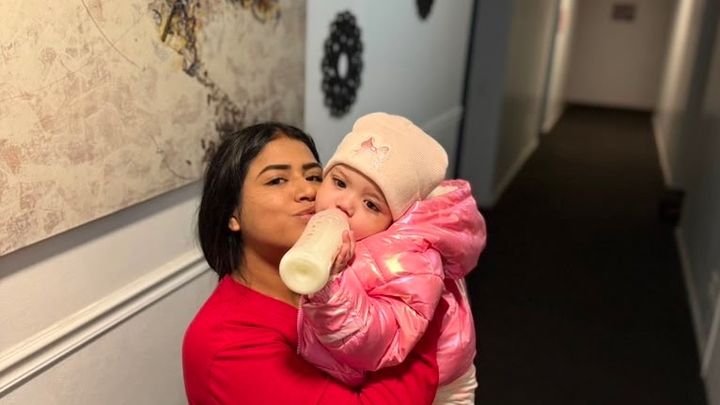 Support Gabriela and Her Daughter After Family Separation campaign photo, 1 of 3
