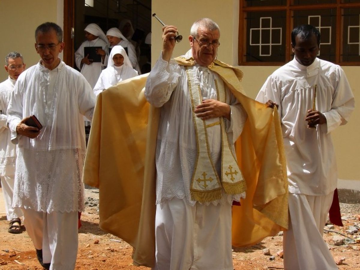 Vestments for SSPX Mission in India campaign photo, 1 of 2