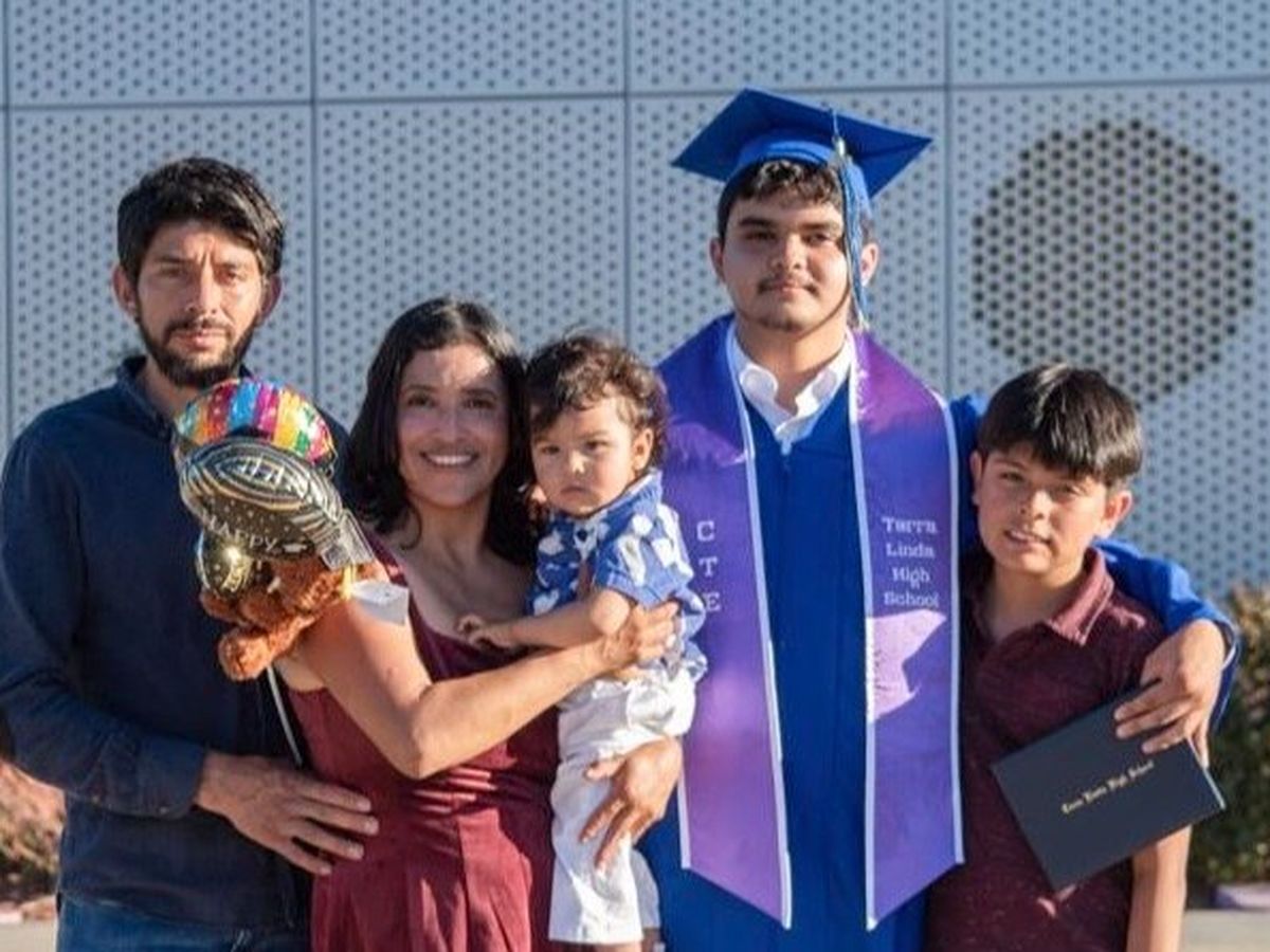 Help Obdulio and His Family Stay Together campaign photo, 1 of 7