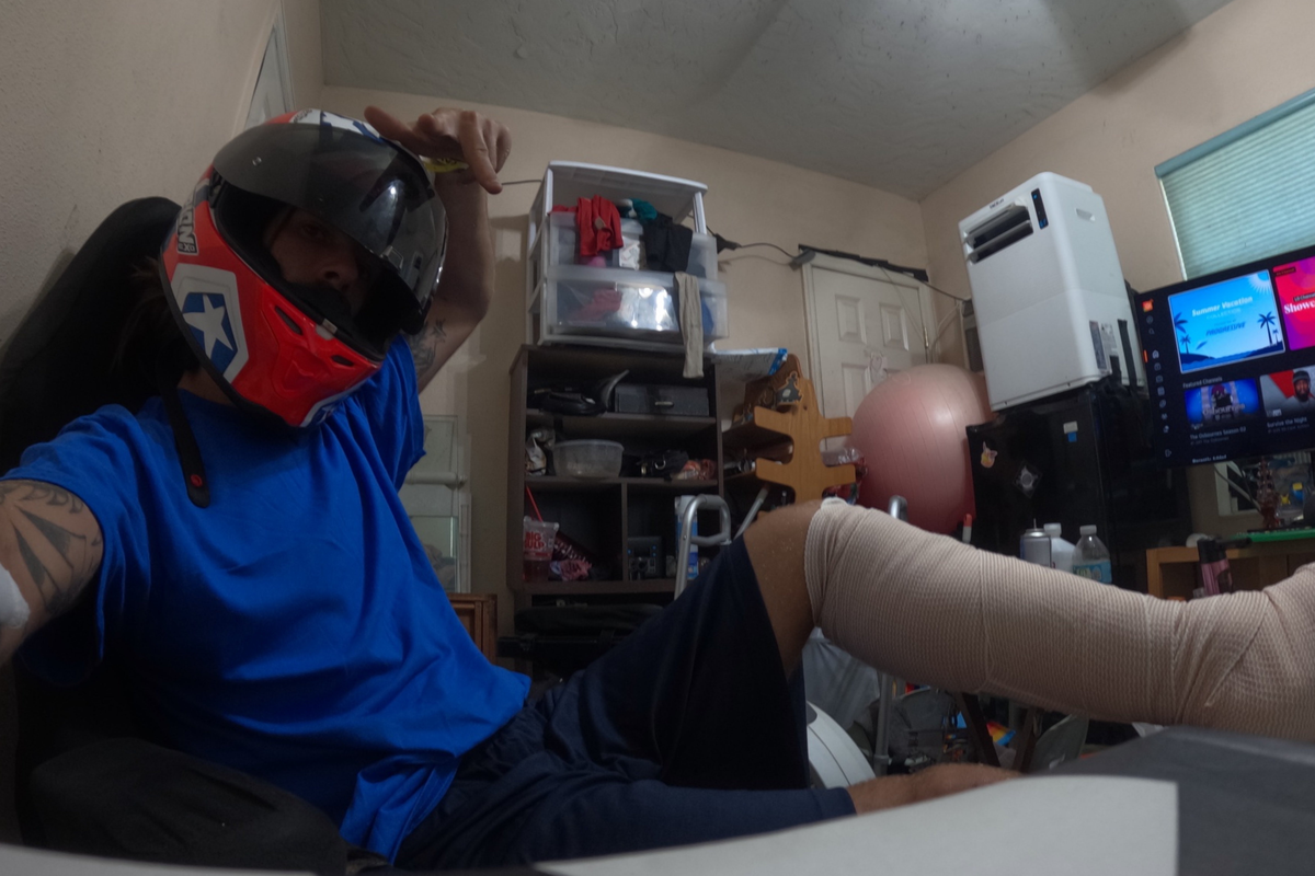 go fund me motorcycle display helmet MOTOEYE E6+ HUD, Bluetooth, Rearview Camera, CarPlay A quality racing helmet is non Fundraiser by Jon Ricchi :