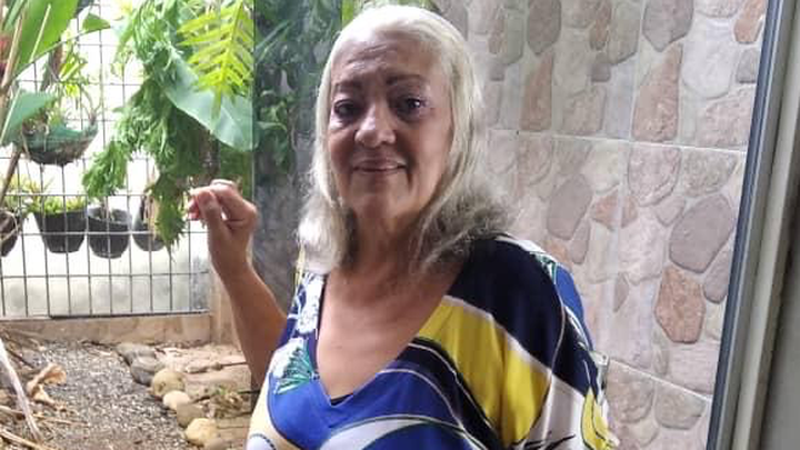 Mi madre está de alta, necesita ayuda para su recuperación campaign photo, 1 of 5