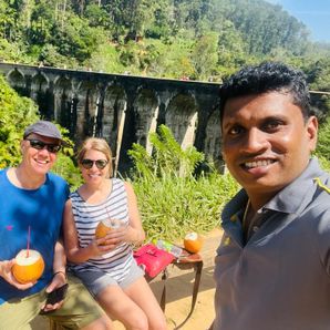 Holiday Driver Sri Lanka Lahiru and Noah