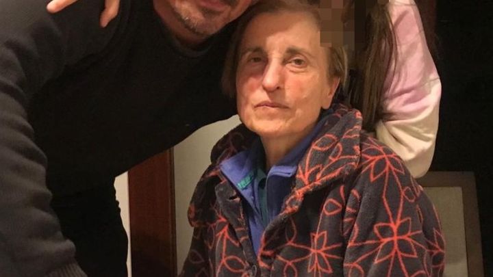 Pagar las deudas de mi madre enferma de Alzheimer campaign photo, 1 of 3