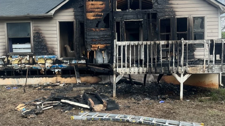 Kampagnen-Foto für Family of 9 Loses Everything in Devastating Fire, 1 von 8