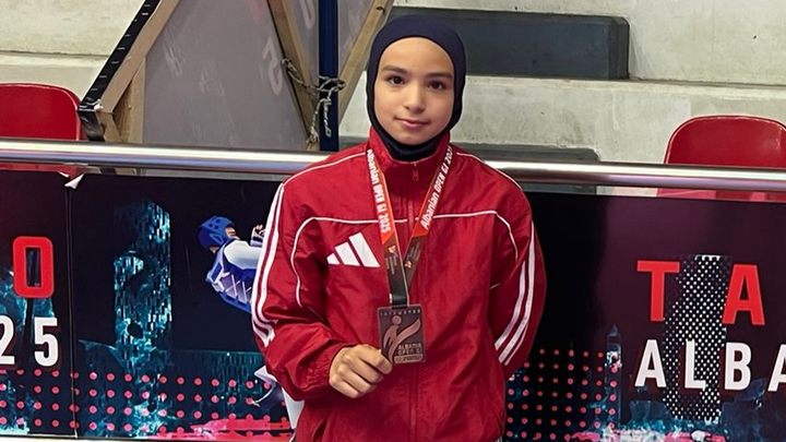 Zaineb, 13 braucht Hilfe bei ihrer internat. Sportkarriere campaign photo, 1 of 6