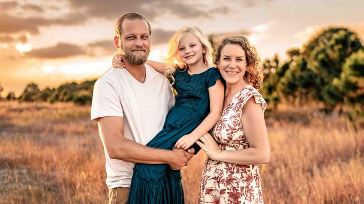 Help Lindsay's Family Get Back on Their Feet campaign photo, 1 of 8