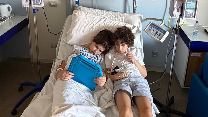 Help twee zieke broertjes op weg naar herstel campaign photo, 1 of 6