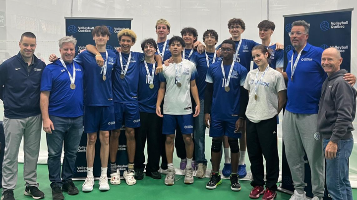 Celtique U17 bleu aux championnats nationaux 2026 - Calgary campaign photo, 1 of 3