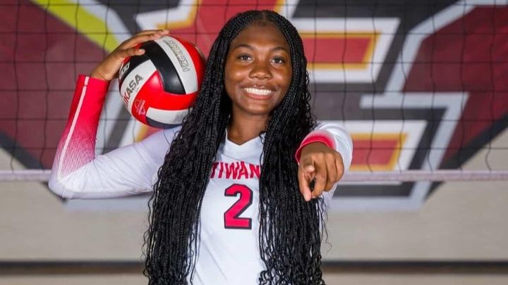 Help Mya Compete in Italy Volleyball Tournament campaign photo, 1 of 3