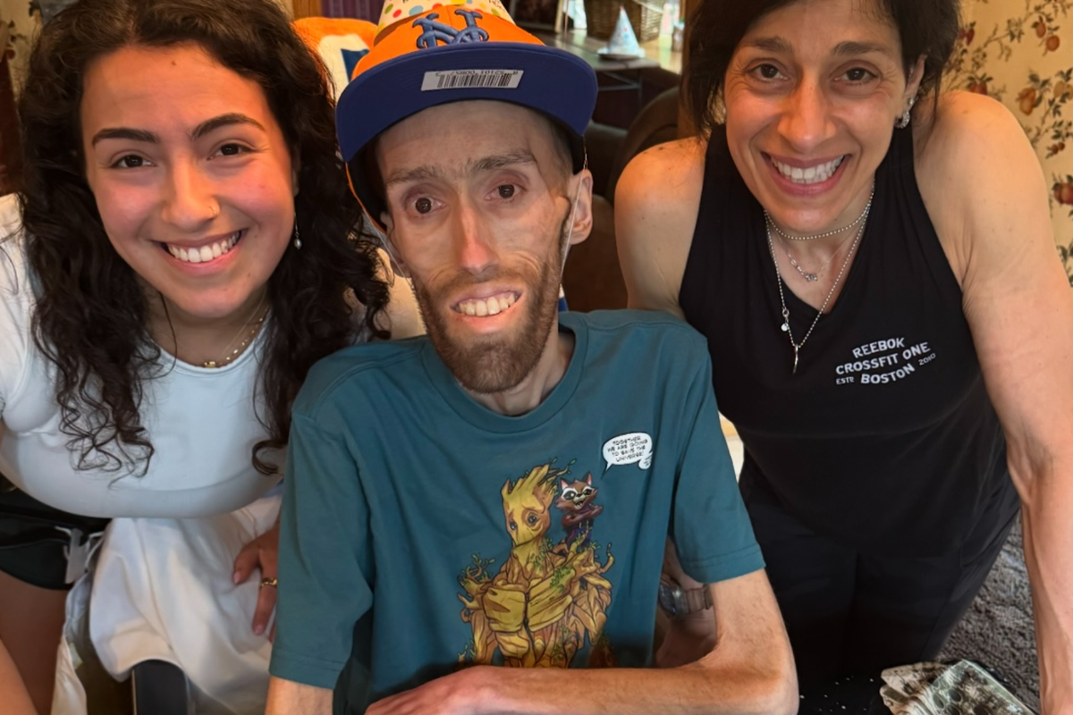 91323171_1748055676966359_r.png